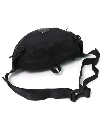 画像2: 【送料無料】C.P.COMPANY NYLON B CROSSBODY PACK BLACK