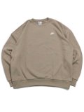 NIKE CLUB FT OVERSIZED CREW-KHAKI/WHITE