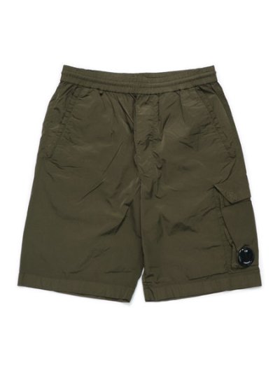 画像1: 【送料無料】C.P.COMPANY CHROME-R CARGO SHORTS IVY GREEN