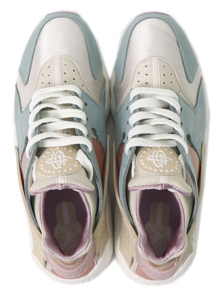 MEGA SALE NIKE WMNS AIR HUARACHE LIGHT OREWOOD BROWN FIVESTAR