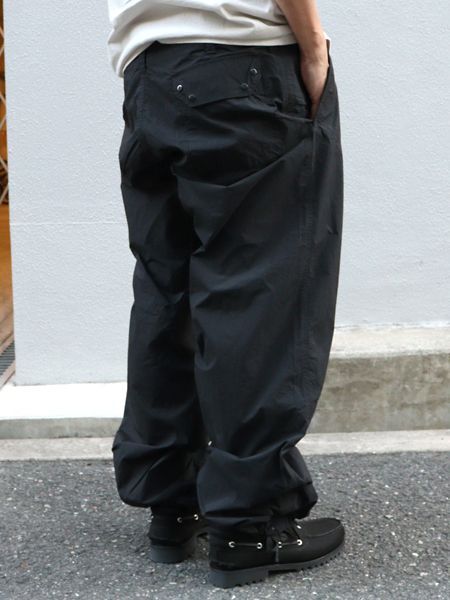 SALE】【送料無料】Ten-c GARMENT DYED NYLON CARGO PANTS BLACK